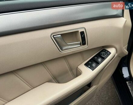 Синий Мерседес Е-Класс, объемом двигателя 2.14 л и пробегом 197 тыс. км за 16990 $, фото 11 на Automoto.ua