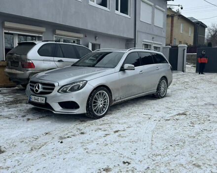Синий Мерседес Е-Класс, объемом двигателя 2.2 л и пробегом 260 тыс. км за 27000 $, фото 6 на Automoto.ua