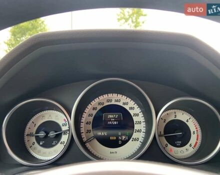 Синий Мерседес Е-Класс, объемом двигателя 2.14 л и пробегом 197 тыс. км за 19990 $, фото 18 на Automoto.ua