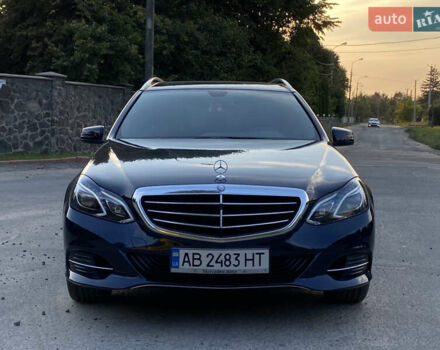 Синий Мерседес Е-Класс, объемом двигателя 2.1 л и пробегом 245 тыс. км за 18500 $, фото 1 на Automoto.ua