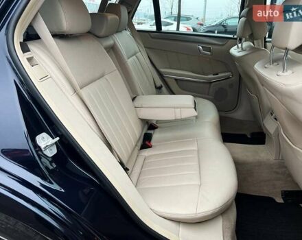 Синий Мерседес Е-Класс, объемом двигателя 2.14 л и пробегом 197 тыс. км за 16990 $, фото 9 на Automoto.ua