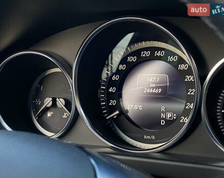 Синий Мерседес Е-Класс, объемом двигателя 2.1 л и пробегом 245 тыс. км за 18500 $, фото 23 на Automoto.ua