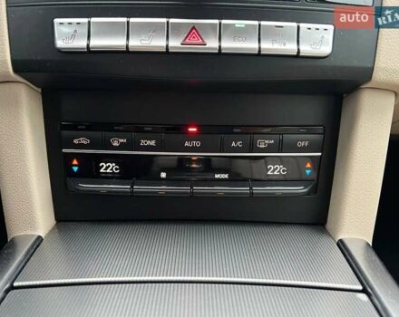 Синий Мерседес Е-Класс, объемом двигателя 2.14 л и пробегом 197 тыс. км за 16990 $, фото 24 на Automoto.ua