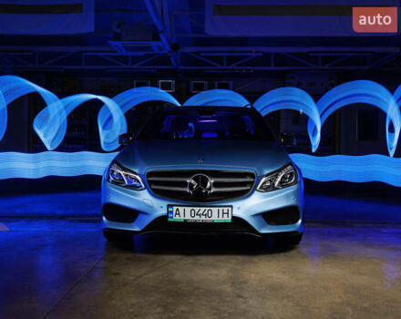 Синий Мерседес Е-Класс, объемом двигателя 2.2 л и пробегом 260 тыс. км за 27000 $, фото 1 на Automoto.ua