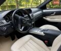Синий Мерседес Е-Класс, объемом двигателя 2.14 л и пробегом 255 тыс. км за 15000 $, фото 4 на Automoto.ua