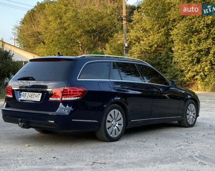 Синий Мерседес Е-Класс, объемом двигателя 2.1 л и пробегом 245 тыс. км за 18500 $, фото 5 на Automoto.ua