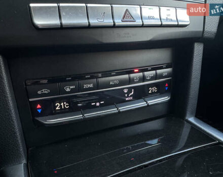 Синій Мерседес Е-Клас, об'ємом двигуна 2.2 л та пробігом 220 тис. км за 15700 $, фото 26 на Automoto.ua