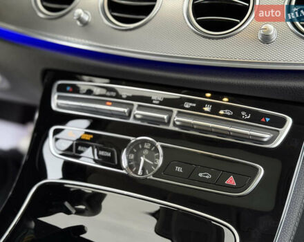 Синий Мерседес Е-Класс, объемом двигателя 1.95 л и пробегом 321 тыс. км за 19700 $, фото 20 на Automoto.ua