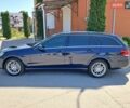 Синий Мерседес Е-Класс, объемом двигателя 2.1 л и пробегом 230 тыс. км за 16000 $, фото 8 на Automoto.ua