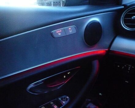 Синий Мерседес Е-Класс, объемом двигателя 2 л и пробегом 333 тыс. км за 17000 $, фото 18 на Automoto.ua