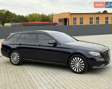 Синий Мерседес Е-Класс, объемом двигателя 1.95 л и пробегом 321 тыс. км за 19700 $, фото 2 на Automoto.ua