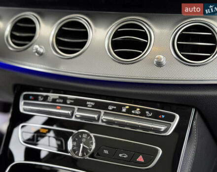 Синий Мерседес Е-Класс, объемом двигателя 1.95 л и пробегом 321 тыс. км за 19700 $, фото 21 на Automoto.ua