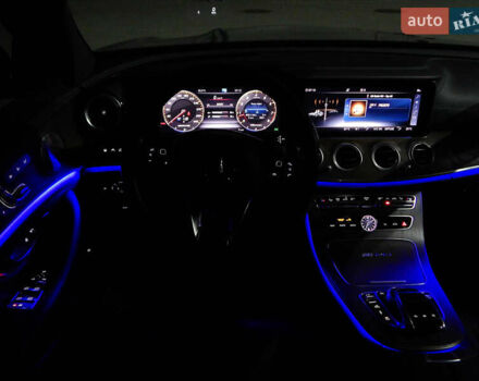 Мерседес Е-Клас 2018 у Києві на Automoto.ua Синій Мерседес Е-Клас, об'ємом двигуна 4 л та пробігом 83 тис. км за 63900 $, фото 26 на Automoto.ua