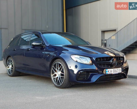 Мерседес Е-Клас 2018 у Києві на Automoto.ua Синій Мерседес Е-Клас, об'ємом двигуна 4 л та пробігом 83 тис. км за 63900 $, фото 4 на Automoto.ua