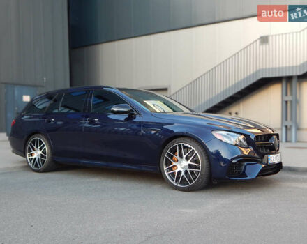 Мерседес Е-Клас 2018 у Києві на Automoto.ua Синій Мерседес Е-Клас, об'ємом двигуна 4 л та пробігом 83 тис. км за 63900 $, фото 5 на Automoto.ua