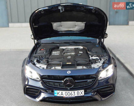 Мерседес Е-Клас 2018 у Києві на Automoto.ua Синій Мерседес Е-Клас, об'ємом двигуна 4 л та пробігом 83 тис. км за 63900 $, фото 12 на Automoto.ua