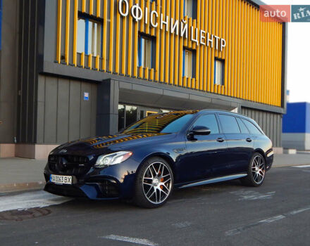 Мерседес Е-Клас 2018 у Києві на Automoto.ua Синій Мерседес Е-Клас, об'ємом двигуна 4 л та пробігом 83 тис. км за 63900 $, фото 1 на Automoto.ua