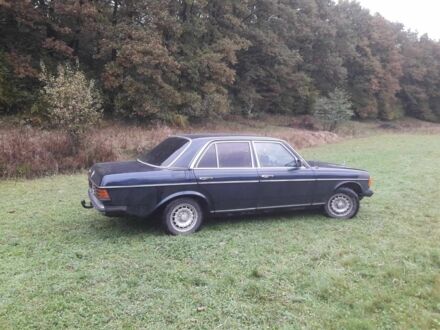 Синий Мерседес Е-Класс, объемом двигателя 2 л и пробегом 407 тыс. км за 1000 $, фото 1 на Automoto.ua