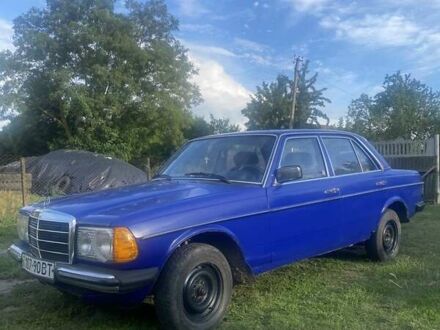 Синій Мерседес Е-Клас, об'ємом двигуна 2.4 л та пробігом 360 тис. км за 2000 $, фото 1 на Automoto.ua