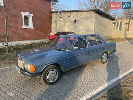 Мерседес Е-Клас 1983 у Чернівцях на Automoto.ua Синій Мерседес Е-Клас, об'ємом двигуна 2.4 л та пробігом 380 тис. км за 1250 $, фото 1 на Automoto.ua
