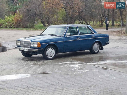 Синій Мерседес Е-Клас, об'ємом двигуна 2.4 л та пробігом 400 тис. км за 1300 $, фото 1 на Automoto.ua