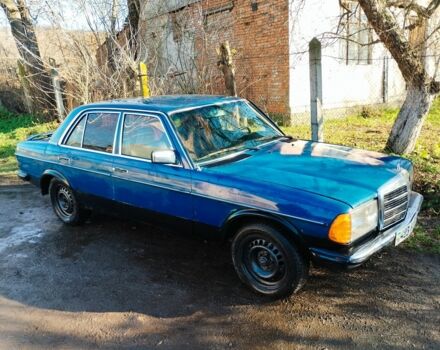 Синий Мерседес Е-Класс, объемом двигателя 2.4 л и пробегом 300 тыс. км за 1200 $, фото 1 на Automoto.ua