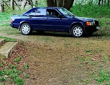 Мерседес Е-Класс 1985 в Любаре на Automoto.ua Синий Мерседес Е-Класс, объемом двигателя 2 л и пробегом 0 тыс. км за 2450 $, фото 1 на Automoto.ua