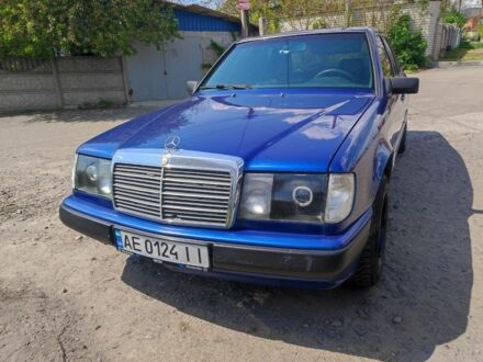 Мерседес Е-Клас 1986 у Дніпро (Дніпропетровську) на Automoto.ua Синій Мерседес Е-Клас, об'ємом двигуна 2.3 л та пробігом 315 тис. км за 3500 $, фото 1 на Automoto.ua