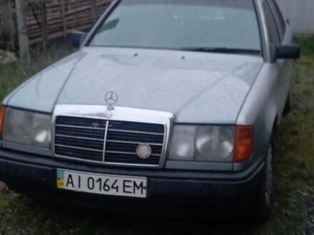 Синий Мерседес Е-Класс, объемом двигателя 2.55 л и пробегом 255 тыс. км за 2500 $, фото 1 на Automoto.ua