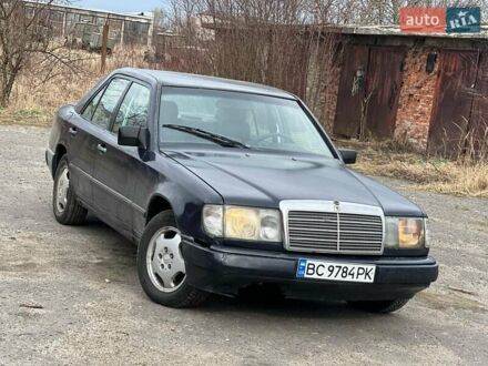 Мерседес Е-Класс 1987 в Жовкве на Automoto.ua Синий Мерседес Е-Класс, объемом двигателя 2 л и пробегом 400 тыс. км за 1650 $, фото 1 на Automoto.ua