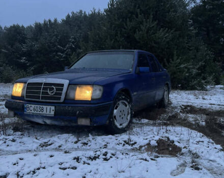 Синий Мерседес Е-Класс, объемом двигателя 2.5 л и пробегом 100 тыс. км за 1100 $, фото 1 на Automoto.ua