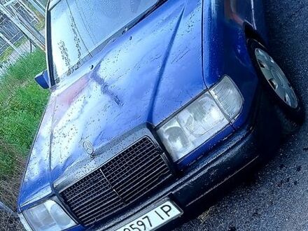 Мерседес Е-Клас 1987 у Вінниці на Automoto.ua Синій Мерседес Е-Клас, об'ємом двигуна 2.3 л та пробігом 0 тис. км за 1400 $, фото 1 на Automoto.ua
