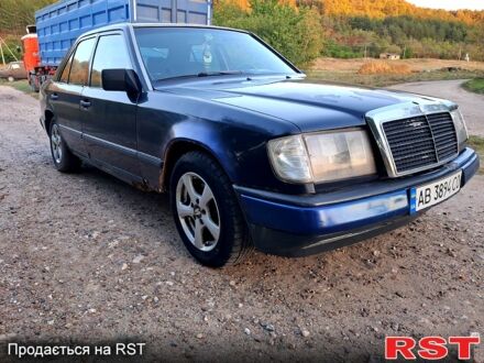 Синий Мерседес Е-Класс, объемом двигателя 2 л и пробегом 300 тыс. км за 1499 $, фото 1 на Automoto.ua