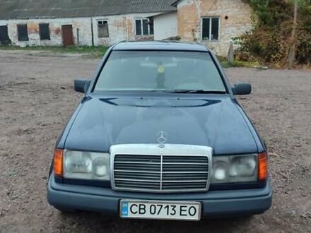 Мерседес Е-Класс 1988 в Прилуках на Automoto.ua Синий Мерседес Е-Класс, объемом двигателя 2 л и пробегом 400 тыс. км за 1850 $, фото 1 на Automoto.ua