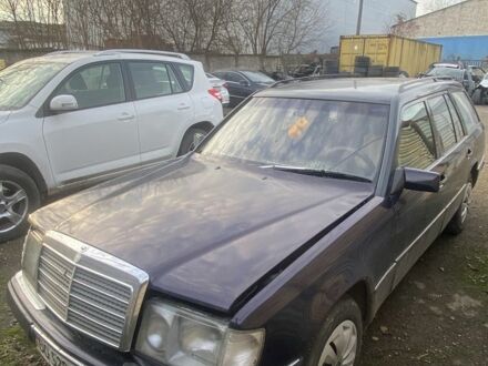 Синий Мерседес Е-Класс, объемом двигателя 2.3 л и пробегом 200 тыс. км за 1500 $, фото 1 на Automoto.ua