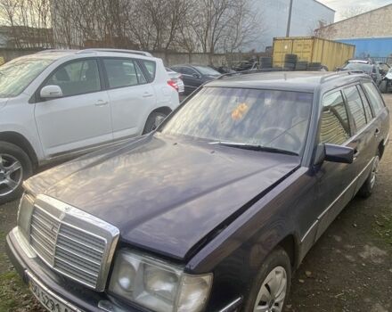 Синий Мерседес Е-Класс, объемом двигателя 2.3 л и пробегом 200 тыс. км за 1500 $, фото 1 на Automoto.ua