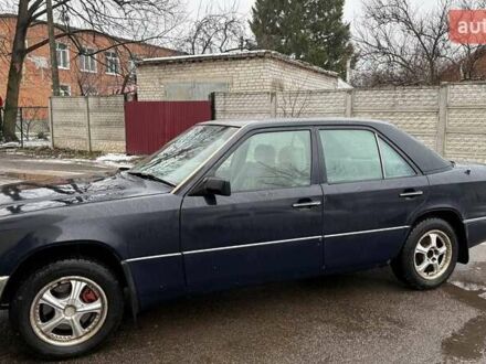 Синий Мерседес Е-Класс, объемом двигателя 2 л и пробегом 305 тыс. км за 1200 $, фото 1 на Automoto.ua