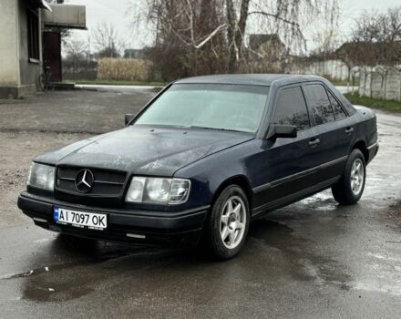 Синій Мерседес Е-Клас, об'ємом двигуна 2 л та пробігом 200 тис. км за 1490 $, фото 1 на Automoto.ua