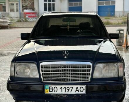 Синій Мерседес Е-Клас, об'ємом двигуна 2 л та пробігом 600 тис. км за 1300 $, фото 1 на Automoto.ua