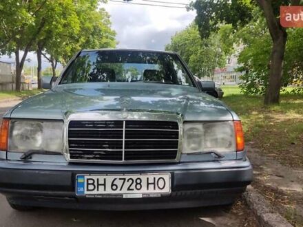 Мерседес Е-Клас 1990 у Сумах на Automoto.ua Синій Мерседес Е-Клас, об'ємом двигуна 2.6 л та пробігом 371 тис. км за 2400 $, фото 1 на Automoto.ua