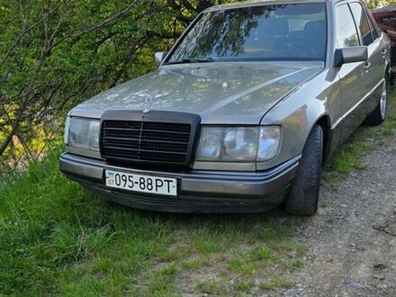Синій Мерседес Е-Клас, об'ємом двигуна 0 л та пробігом 360 тис. км за 1900 $, фото 1 на Automoto.ua