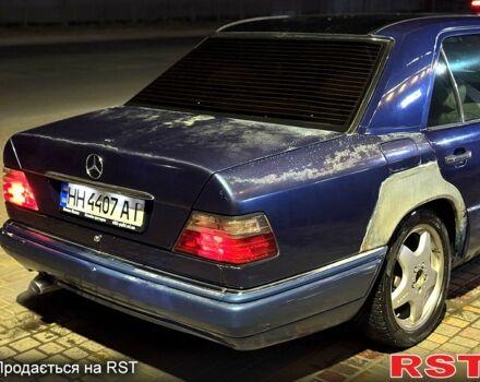 Синий Мерседес Е-Класс, объемом двигателя 2.6 л и пробегом 0 тыс. км за 1200 $, фото 1 на Automoto.ua