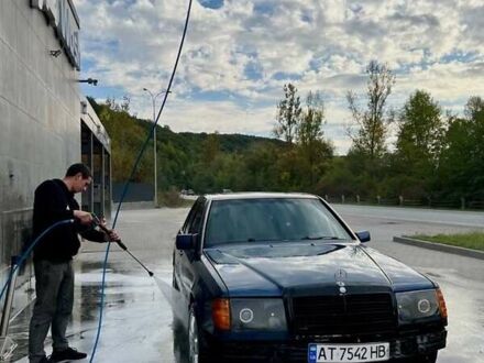 Синій Мерседес Е-Клас, об'ємом двигуна 2.3 л та пробігом 400 тис. км за 1300 $, фото 1 на Automoto.ua