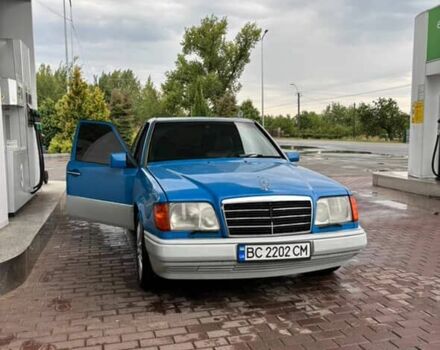 Синий Мерседес Е-Класс, объемом двигателя 0 л и пробегом 300 тыс. км за 2100 $, фото 1 на Automoto.ua