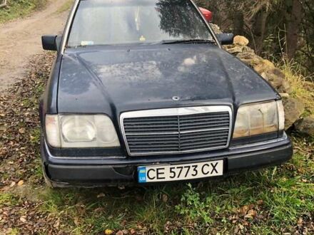 Синий Мерседес Е-Класс, объемом двигателя 2.2 л и пробегом 497 тыс. км за 1100 $, фото 1 на Automoto.ua