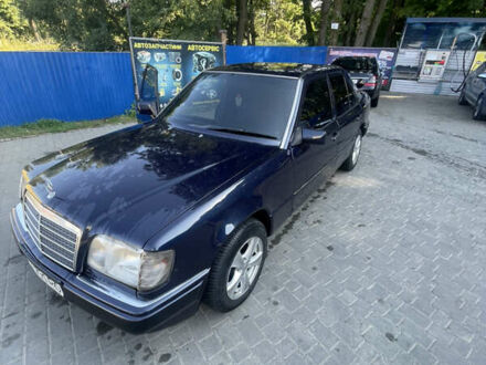 Мерседес Е-Класс 1995 в Долине на Automoto.ua Синий Мерседес Е-Класс, объемом двигателя 2.2 л и пробегом 378 тыс. км за 2399 $, фото 1 на Automoto.ua