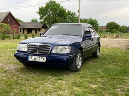 Мерседес Е-Класс 1995 в Вижнице на Automoto.ua Синий Мерседес Е-Класс, объемом двигателя 2.5 л и пробегом 475 тыс. км за 4550 $, фото 1 на Automoto.ua