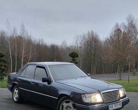 Синій Мерседес Е-Клас, об'ємом двигуна 3.2 л та пробігом 460 тис. км за 2999 $, фото 1 на Automoto.ua