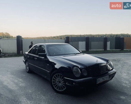 Синій Мерседес Е-Клас, об'ємом двигуна 2.3 л та пробігом 320 тис. км за 2500 $, фото 1 на Automoto.ua