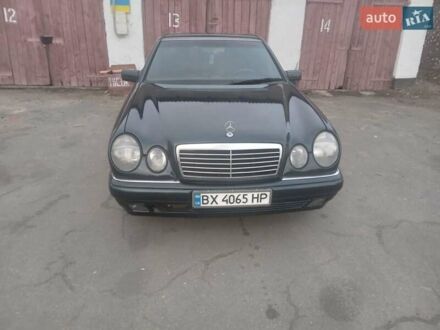 Мерседес Е-Класс 1996 в Славуте на Automoto.ua Синий Мерседес Е-Класс, объемом двигателя 2.16 л и пробегом 552 тыс. км за 2800 $, фото 1 на Automoto.ua